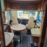 CAMPING CAR intérieur avant MEILLEURE JPG
