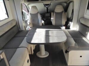 Camping car profilé Challenger 250 Ford