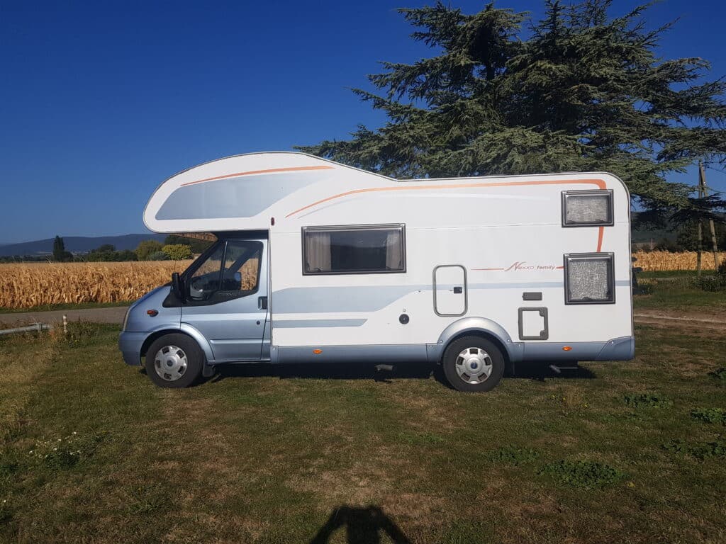 Camping car capucine Bürstner A645 nexxo family Ford