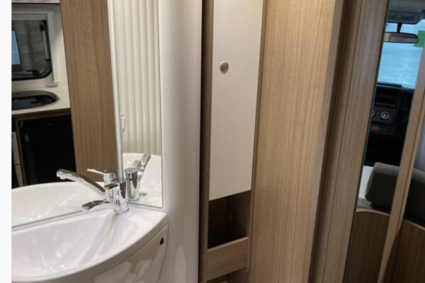 0385EF0B-E095-45E4-A2F9-109EEBA35EF8