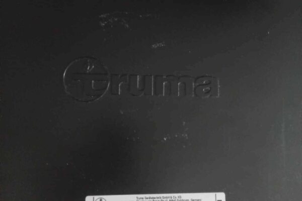 Etichetta del prodotto su chauffe-eau nero Truma.