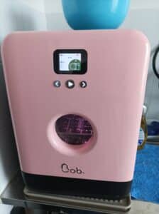 Lave-vaisselle rose compact avec écran digital