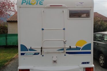 Camping-car Pilote Atlantis A5 stationné