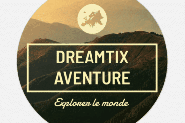 Logo Dreamtix Aventure avec montagnes et lune