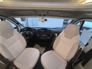 Camping-car profilé Adria MATRIX 670 DC Fiat