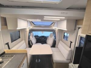 Camping-car profilé Adria MATRIX 670 DC Fiat