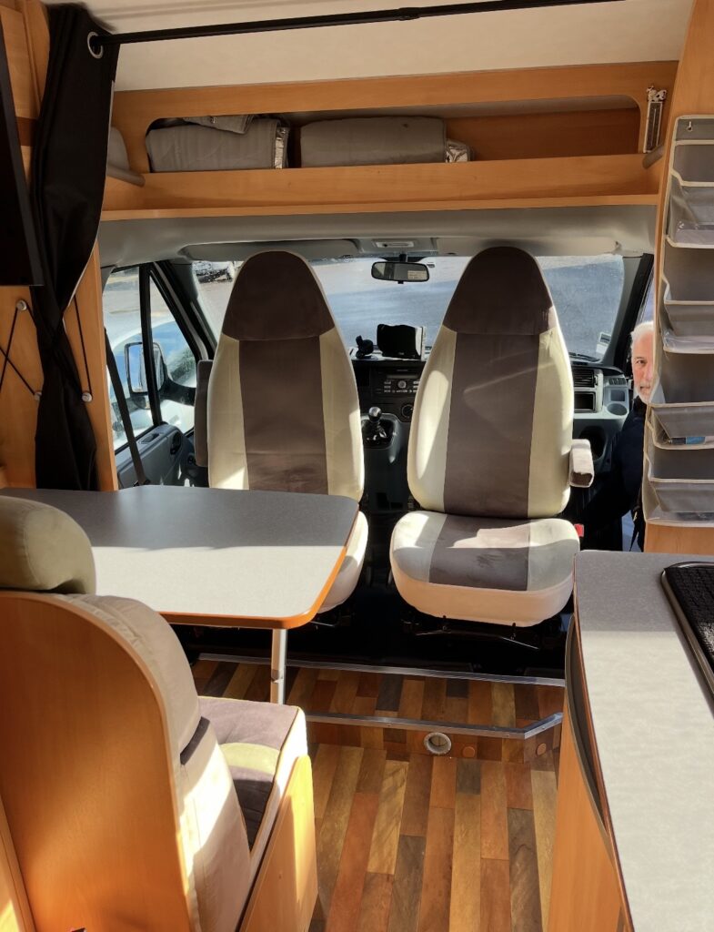 Camping-car profilé Sunlight T66 capron Ford