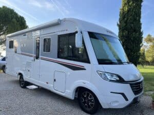Camping-car intégral Pilote G740 FGJ Evidence Fiat