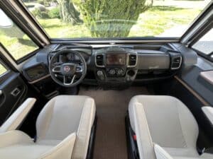 Camping-car intégral Pilote G740 FGJ Evidence Fiat