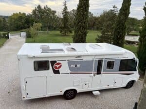 Camping-car intégral Pilote G740 FGJ Evidence Fiat