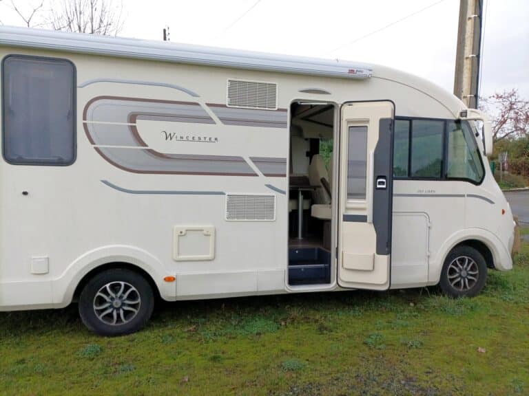 Camping-car intégral Fleurette Florium Wincester 70 LMS Fiat