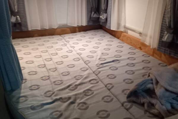 1d5cec9a-e50c-45d4-8543-e20b19ac6d37