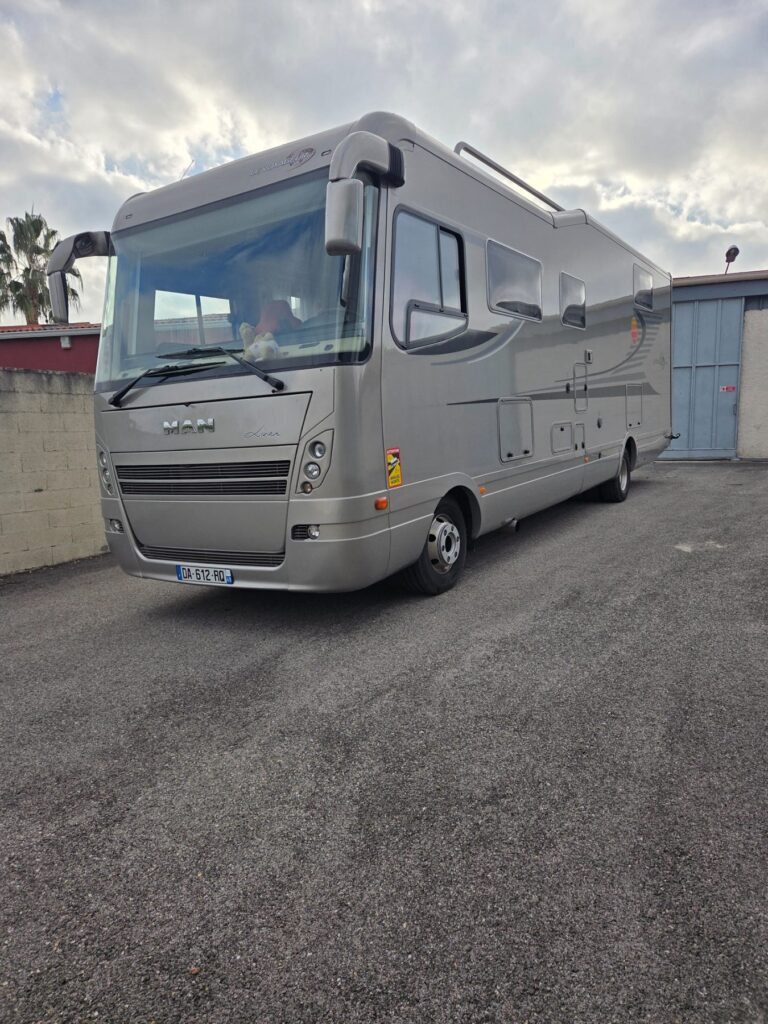 Camping-car intégral Le Voyageur MAN