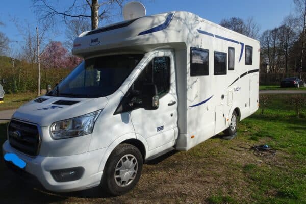 4.-antenne-satellite-depliee