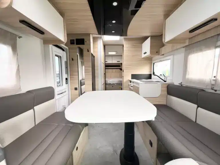 Camping-car profilé Challenger 318 anniversaire Fiat