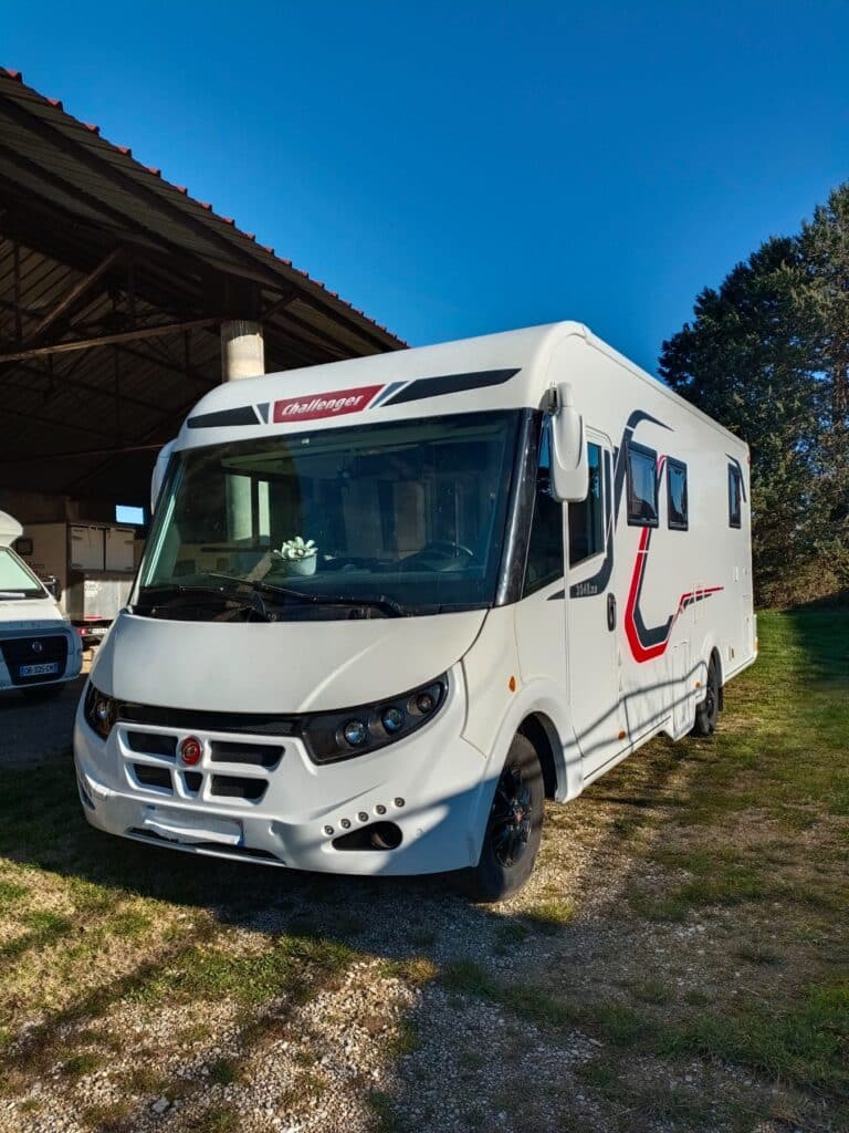 Camping-car intégral Challenger 3048XLB Premium Fiat