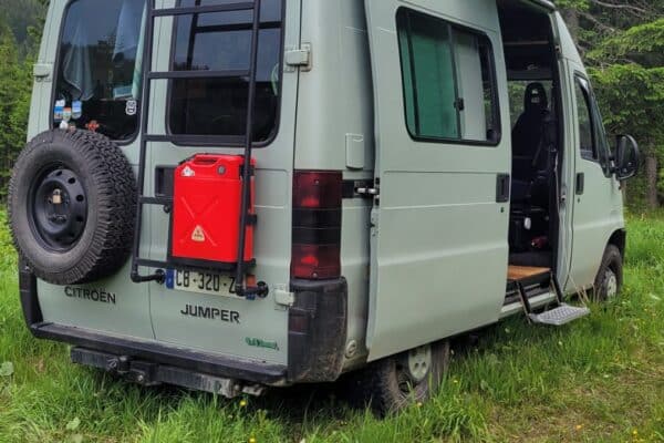Van aménagé Citroën Jumper en pleine nature