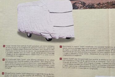 Housse respirante pour camping-car sur emballage produit