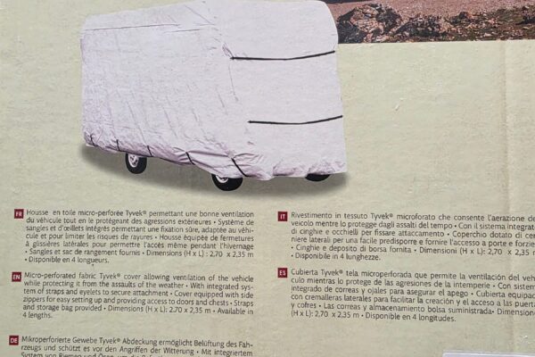 Housse respirante pour camping-car sur emballage produit