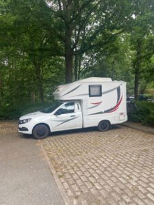 Camping-car capucine Lada Granta