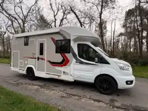 Camping-car profilé Challenger 260 Ford