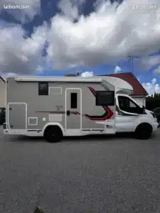 Camping-car profilé Challenger 260 Ford