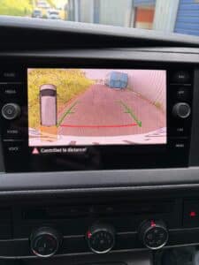 Écran caméra recul avec avertissement de distance