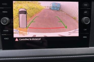 Bildschirm Rückfahrkamera mit Abstandswarnung