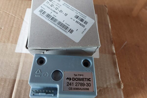 Module allumeur Dometic P-810 sur carton