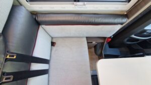 Banquette de camping-car avec ceinture de sécurité