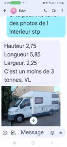 Capture d’écran d’un camping-car blanc en rue