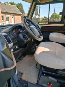 Intérieur cabine de camping-car moderne