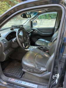 Intérieur de SUV avec siège conducteur en cuir