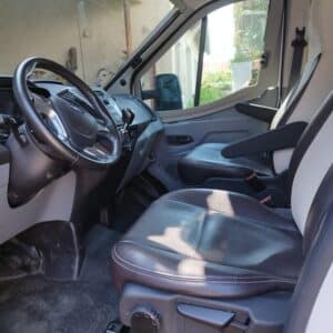 Intérieur cabine utilitaire avec siège conducteur