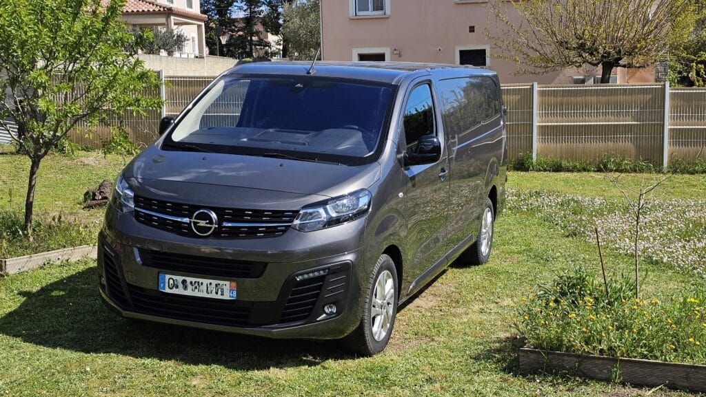 Van aménagé Vivaro FGN TAILLE XL BLUEHDI 145ch A AMENAGER Opel