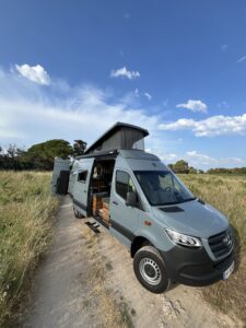 Fourgon aménagé URVAN SAS SPRINTER 4X4 Mercedes-Benz