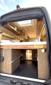 Fourgon aménagé URVAN SAS van Life France SPRINTER 4X4