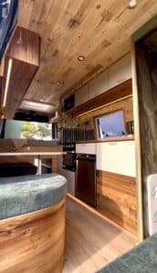 Fourgon aménagé URVAN SAS van Life France SPRINTER 4X4
