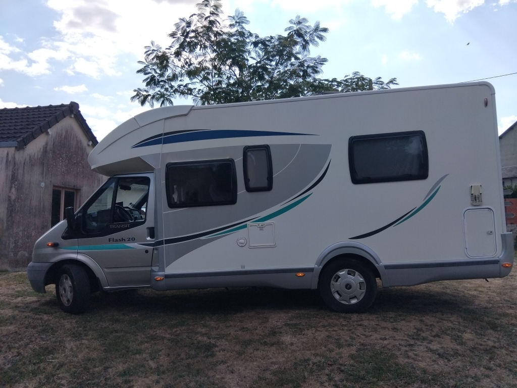 Camping-car profilé Chausson Flash 20 Ford