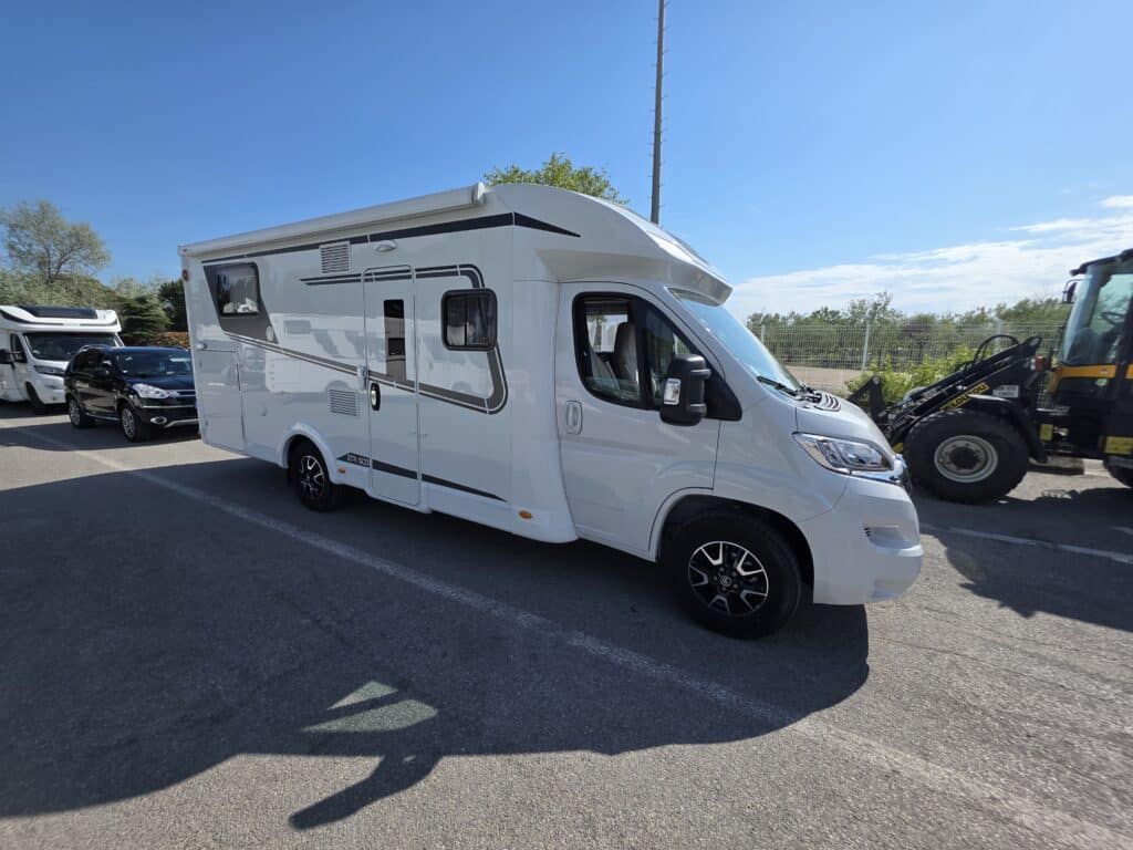 Camping-car profilé Etrusco T7400SBC Citroën