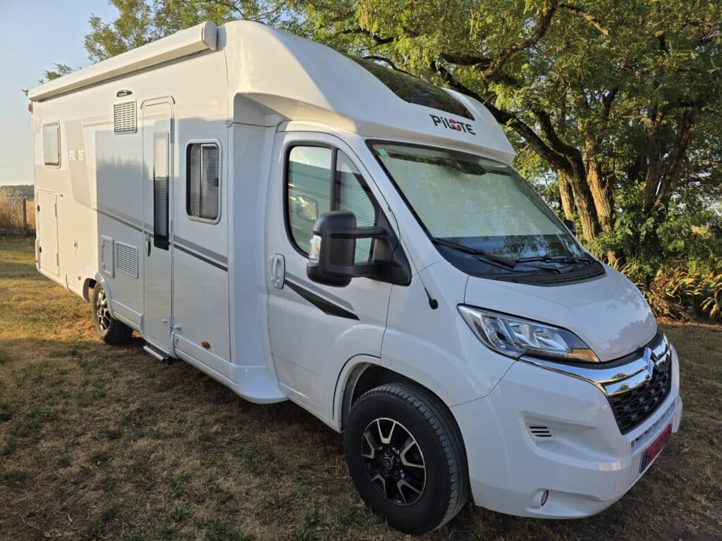Camping-car profilé Pilote P746FGJ Evidence Citroën