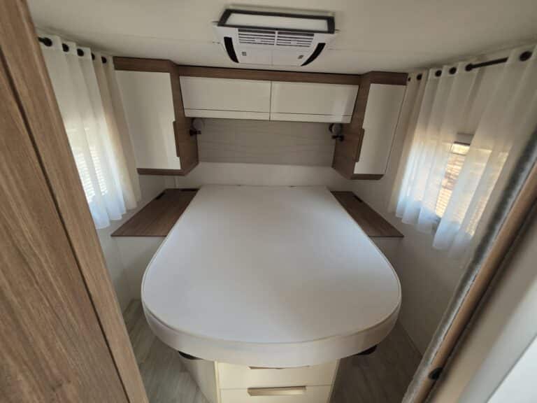 Camping-car intégral Pilote G740 FC évidence Fiat