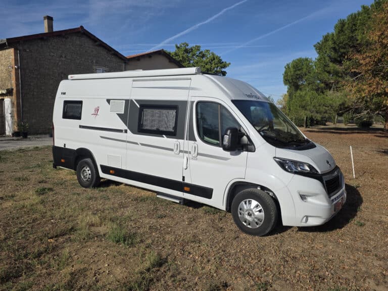 Fourgon aménagé Rapido V68 Peugeot