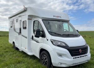 Camping-car profilé Pilote P696U évidence Fiat