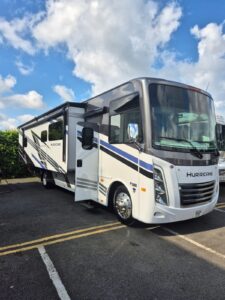 Camping-car intégral THOR Hurricane 34R Ford