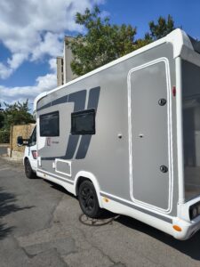 Camping-car profilé Challenger 260 édition speciale Ford