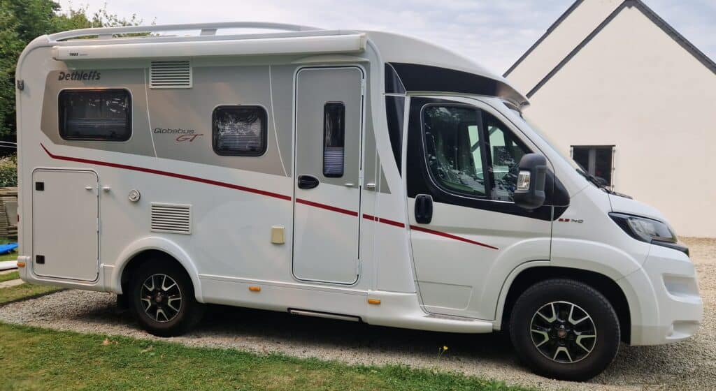 Camping-car profilé Dethleffs GLOBEBUS T1 GT Fiat