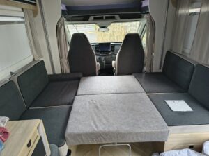 Camping-car profilé Challenger 260 édition speciale Ford