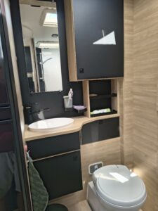 Camping-car profilé Challenger 260 édition speciale Ford