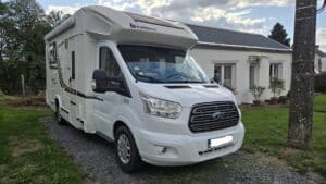 Camping-car profilé Benimar transit 155 Ford